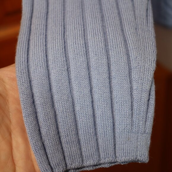 Banana Republic Light Blue Italian Merino Wool V-Neck Pullover Sweater Large - Picture 7 of 12